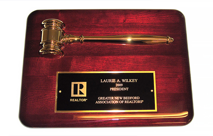 9 in. x 12 in. Metal gavel plaque, gold electroplate